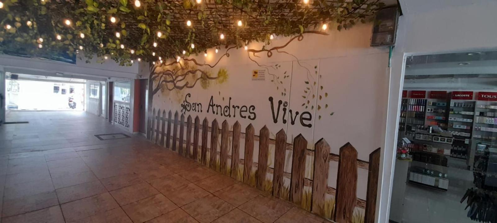 San Andres Vive Paradise Habitaciones Con Bano Privado A 80Mts De La Playa Principal Eksteriør bilde
